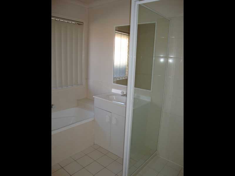 11 Rangeview Drive, Flinders View QLD 4305