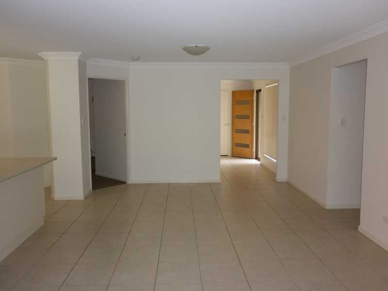 1/22 Cemetery Road, Eastern Heights QLD 4305