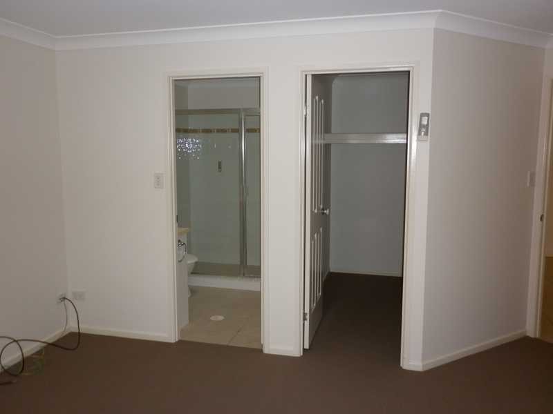 1/22 Cemetery Road, Eastern Heights QLD 4305