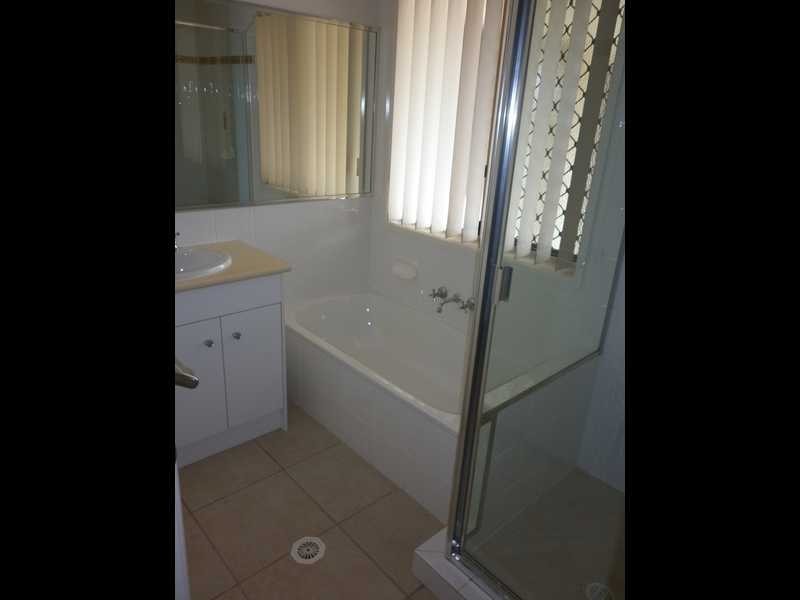 1/22 Cemetery Road, Eastern Heights QLD 4305