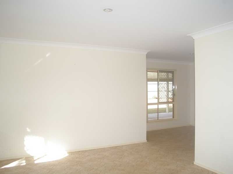 3 Catherine Place, Flinders View QLD 4305