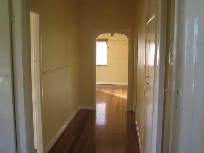 4 Ware Street, North Ipswich QLD 4305