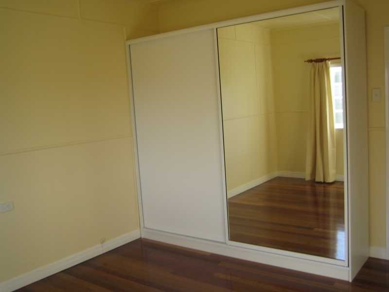 4 Ware Street, North Ipswich QLD 4305