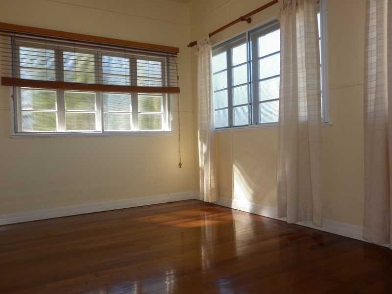 4 Ware Street, North Ipswich QLD 4305