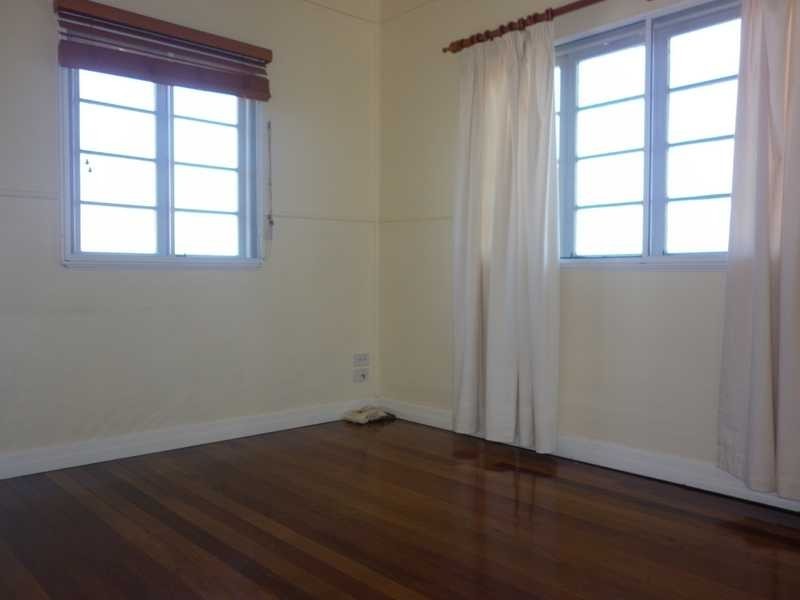 4 Ware Street, North Ipswich QLD 4305