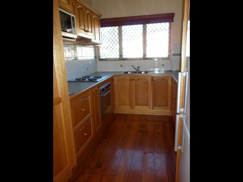 28 Alice Street, Silkstone QLD 4304