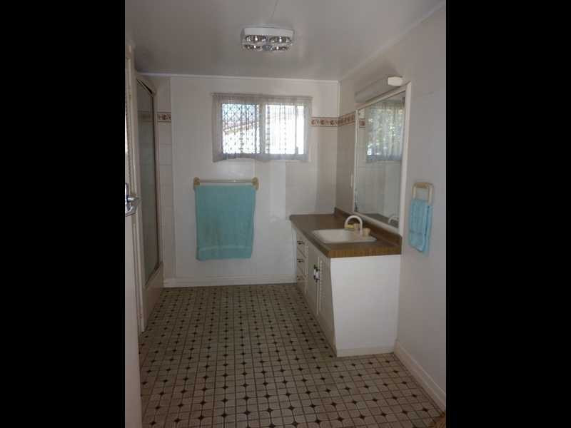 28 Alice Street, Silkstone QLD 4304