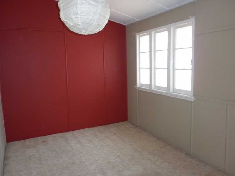 18 High Street, Ebbw Vale QLD 4304