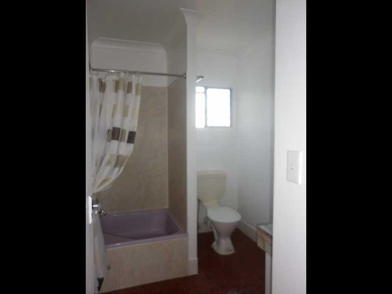 Unit 3/166 Blackstone Road, Silkstone QLD 4304