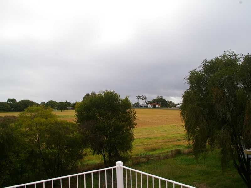 17 Callaghan Street, East Ipswich QLD 4305