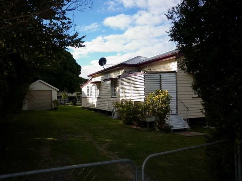 10 Foote Street, Newtown QLD 4305