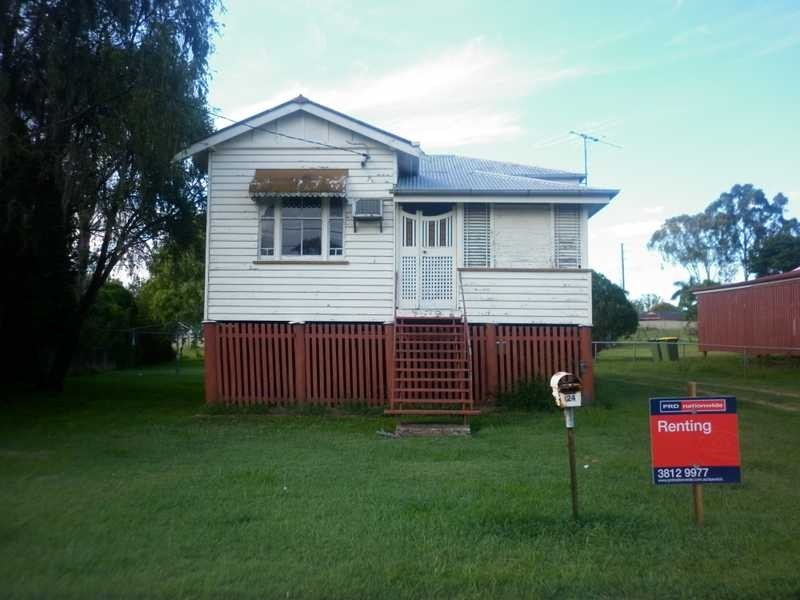 24 Sydney Street, Brassall QLD 4305