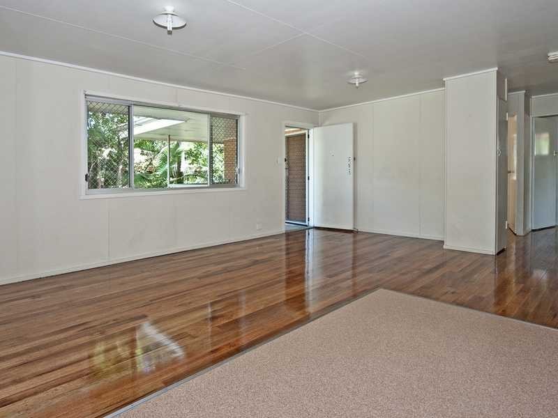 15 Brian Street, Riverview QLD 4303