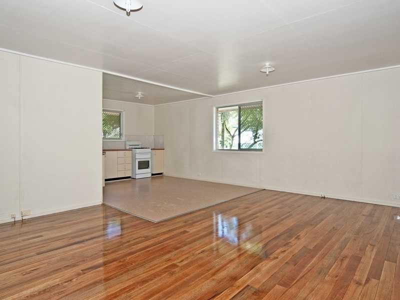 15 Brian Street, Riverview QLD 4303