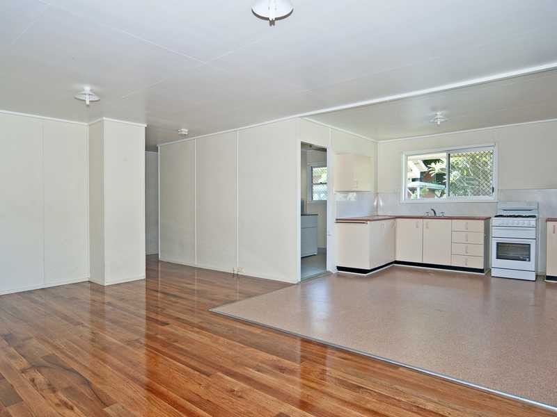 15 Brian Street, Riverview QLD 4303