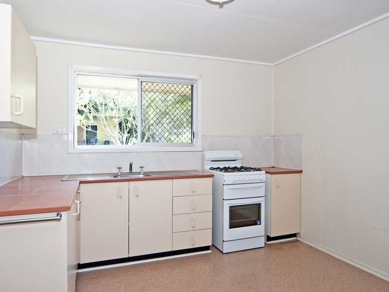 15 Brian Street, Riverview QLD 4303