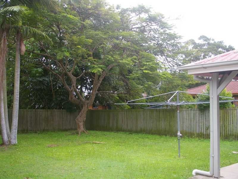 15 Brian Street, Riverview QLD 4303