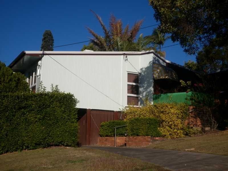 10 Soudan Street, North Booval QLD 4304