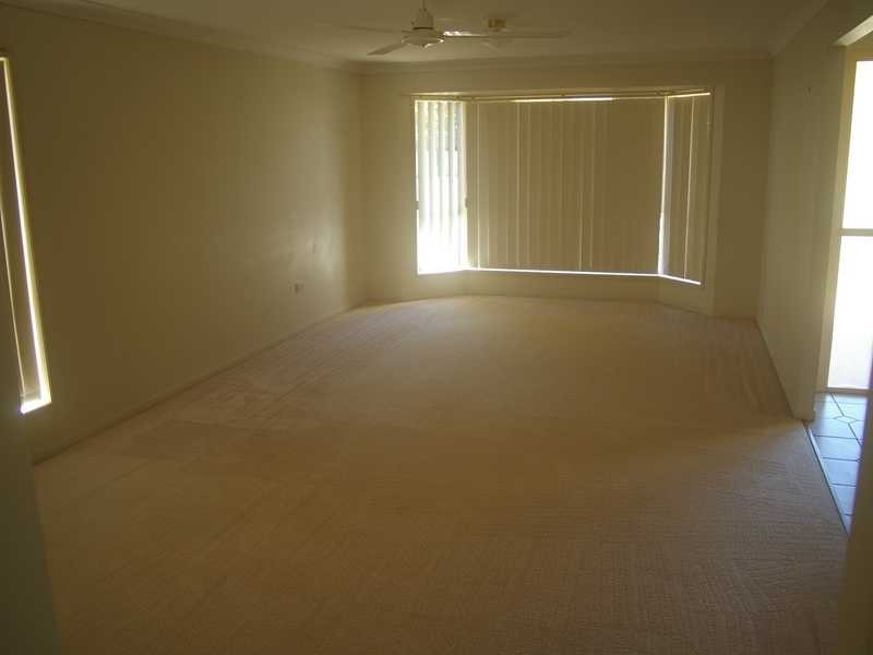 19 Oregon Close, Yamanto QLD 4305