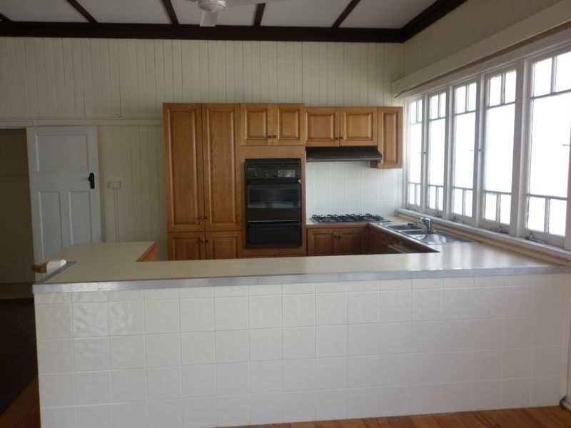 38 Thomas Street, Blackstone QLD 4304