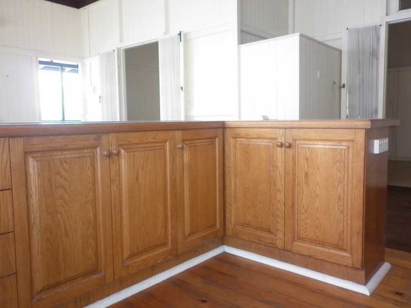 38 Thomas Street, Blackstone QLD 4304