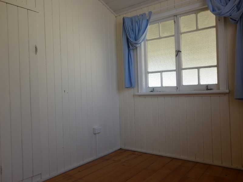 38 Thomas Street, Blackstone QLD 4304