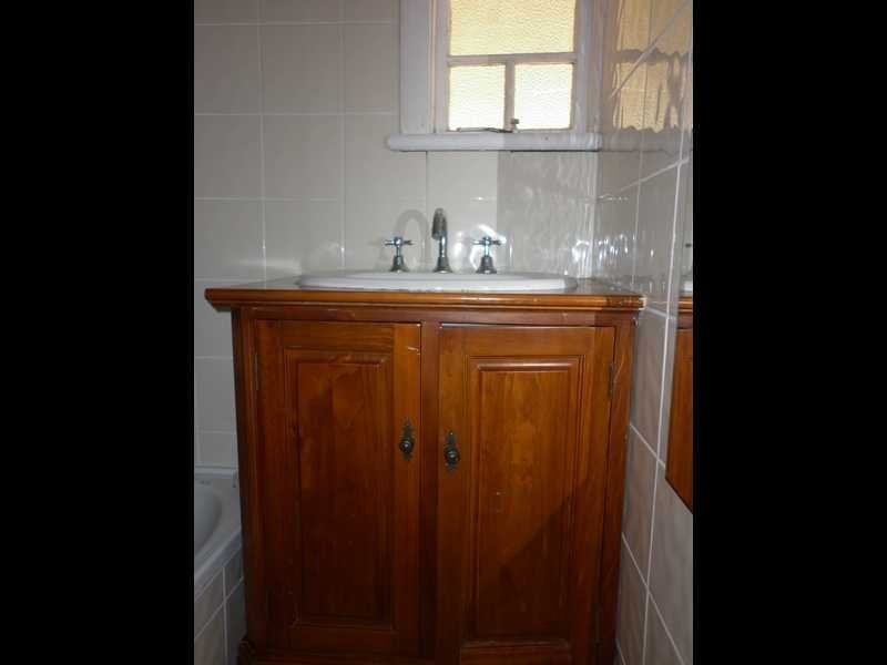 38 Thomas Street, Blackstone QLD 4304