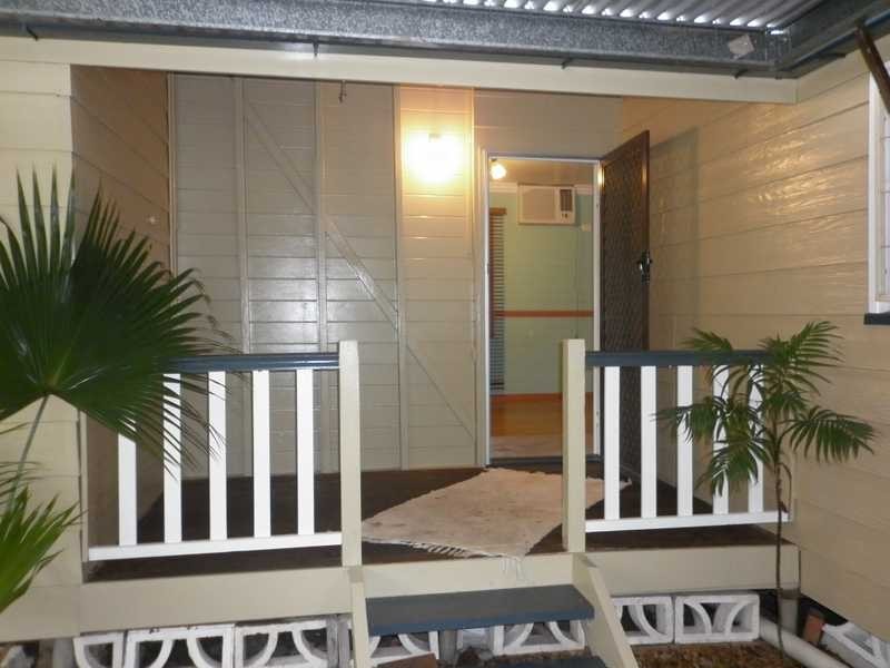 10 Thompson Street, Silkstone QLD 4304
