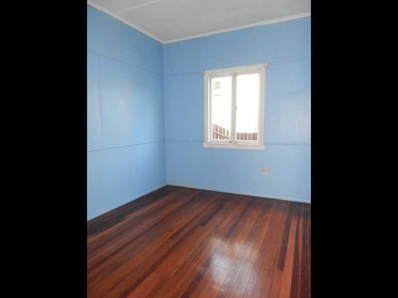 177 South Station Road, Silkstone QLD 4304