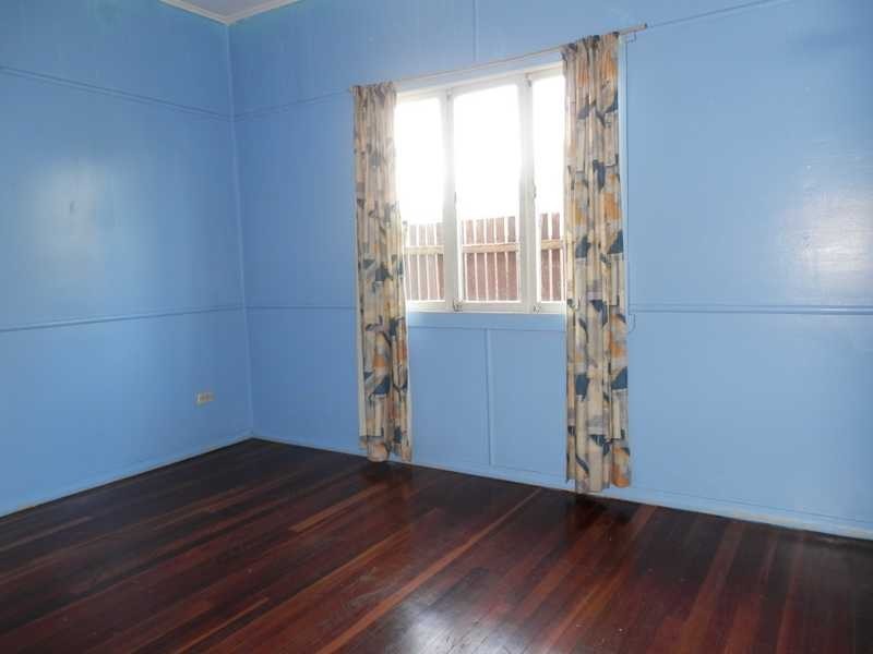 177 South Station Road, Silkstone QLD 4304