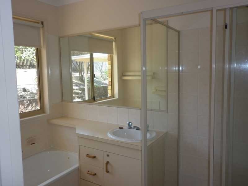 12 Brolga Court, Bundamba QLD 4304