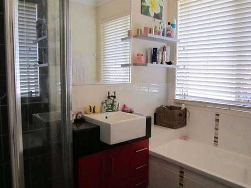 27 Benjamin Court, Yamanto QLD 4305