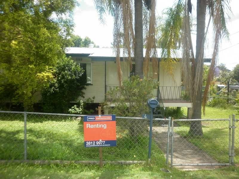 4 Pettigrew street, Woodend QLD 4305