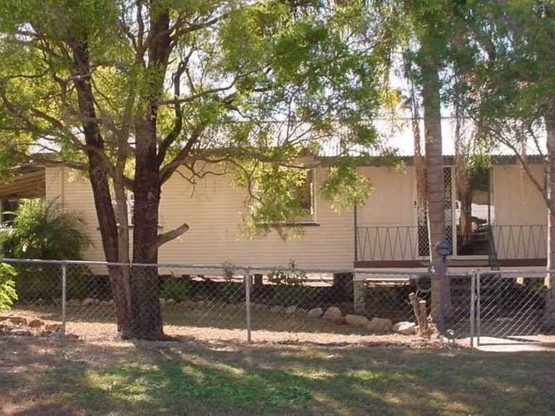 4 Pettigrew street, Woodend QLD 4305