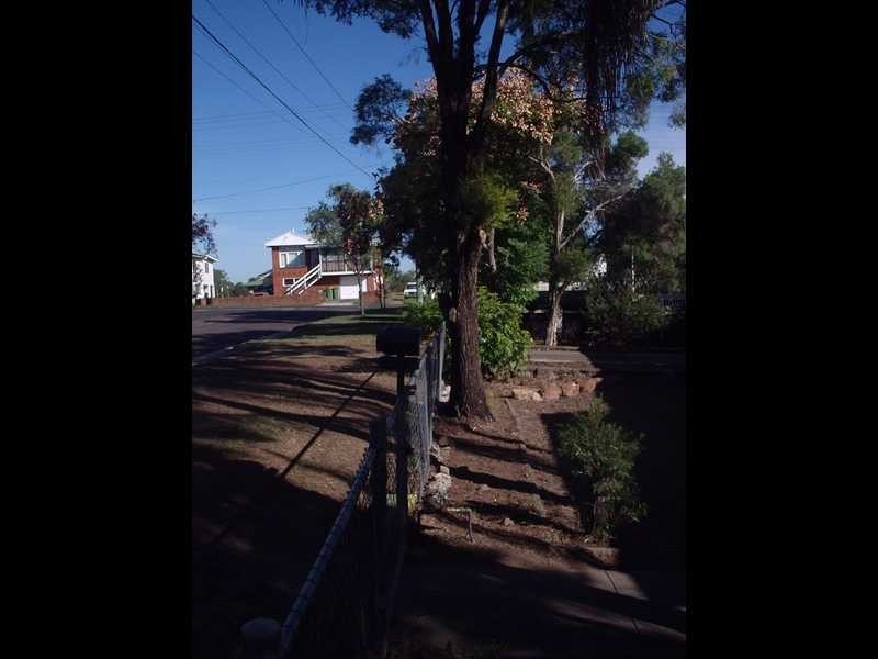 4 Pettigrew street, Woodend QLD 4305