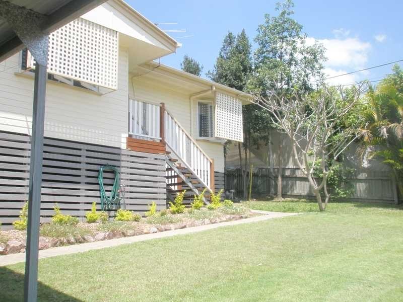 6 Flinders Drive, Leichhardt QLD 4305