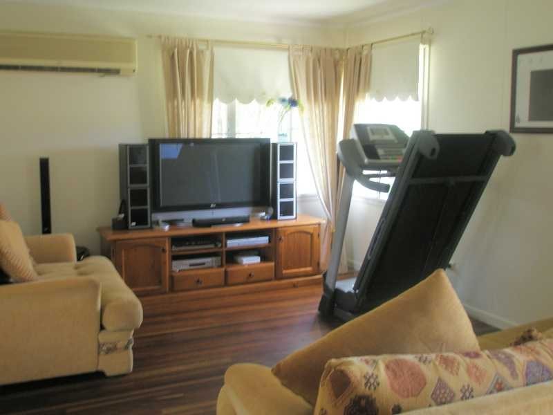 6 Flinders Drive, Leichhardt QLD 4305