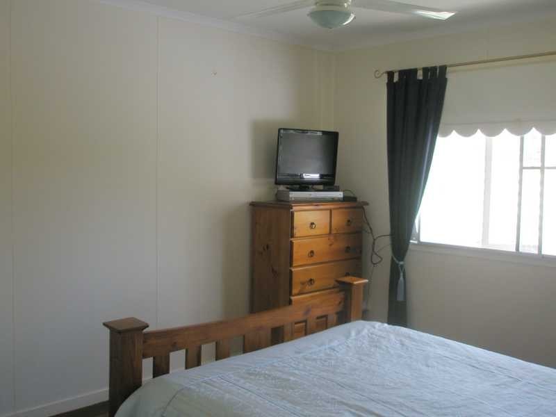 6 Flinders Drive, Leichhardt QLD 4305