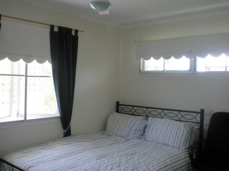 6 Flinders Drive, Leichhardt QLD 4305