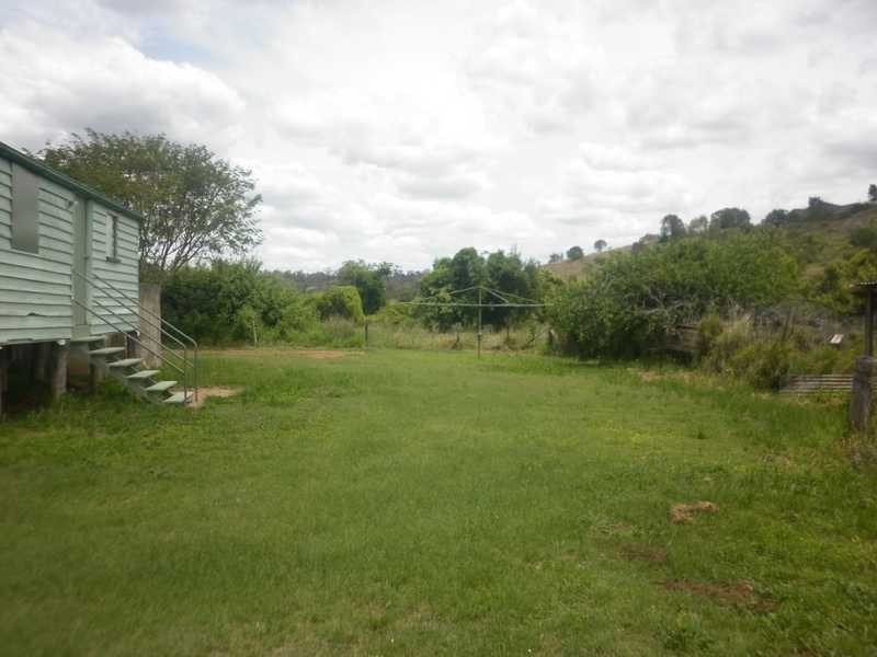 106 Russells Road, Pine Mountain QLD 4306