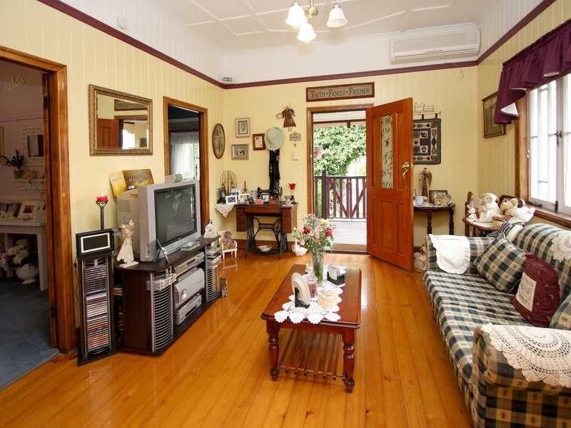 19 Joffre Street, Booval QLD 4304