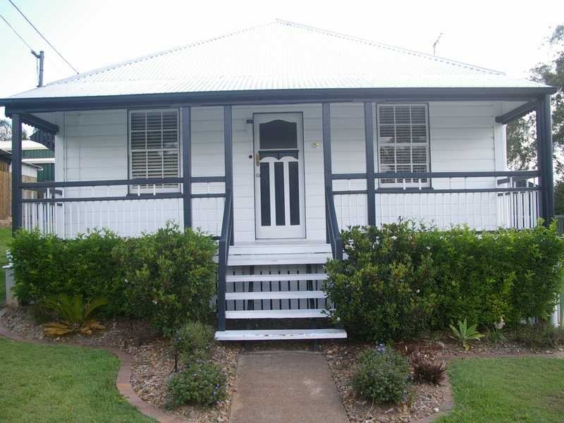 31 Thomas Street, Blackstone QLD 4304