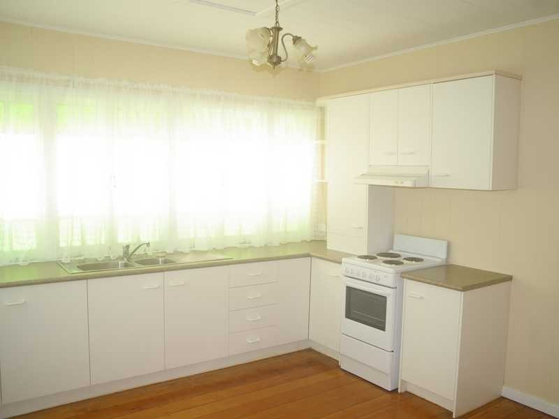 31 Thomas Street, Blackstone QLD 4304