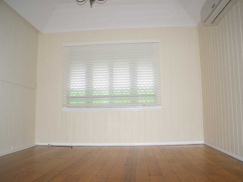 31 Thomas Street, Blackstone QLD 4304