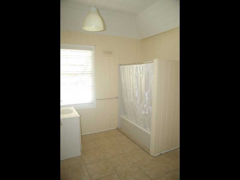31 Thomas Street, Blackstone QLD 4304