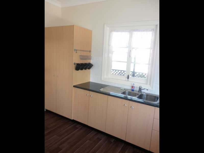 Unit 1/27 Merrell Street, North Booval QLD 4304