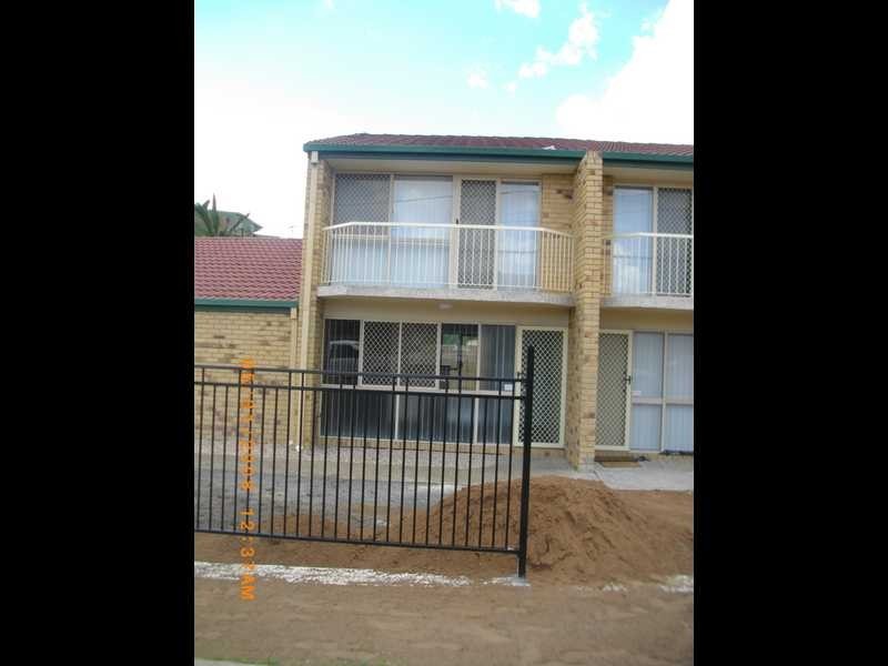 4/2 Woolen Mill Way, East Ipswich QLD 4305