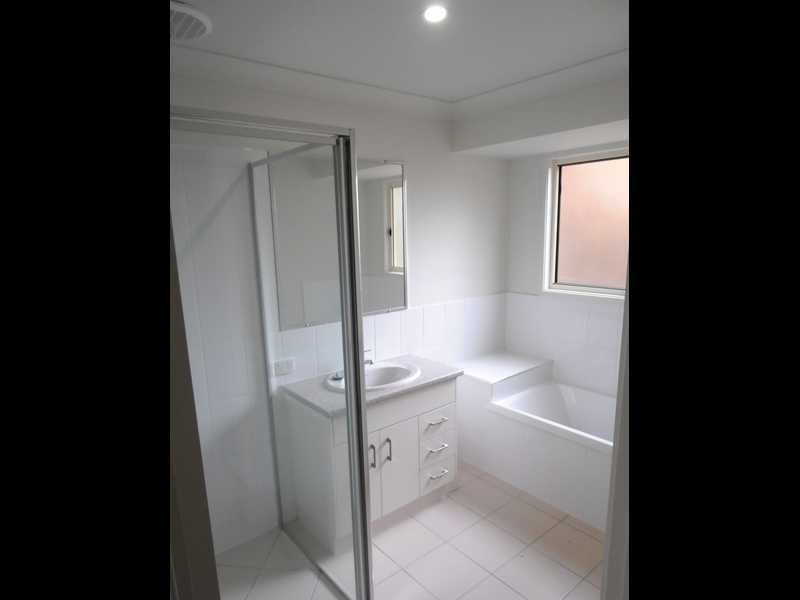 33a Margaret Street, Silkstone QLD 4304