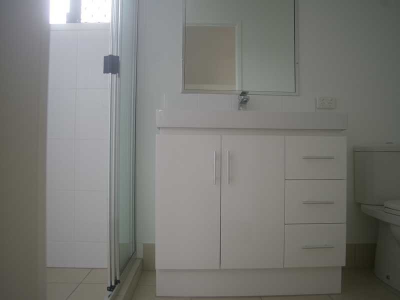 Unit 3 and 4/8 Macquarie Street, Booval QLD 4304