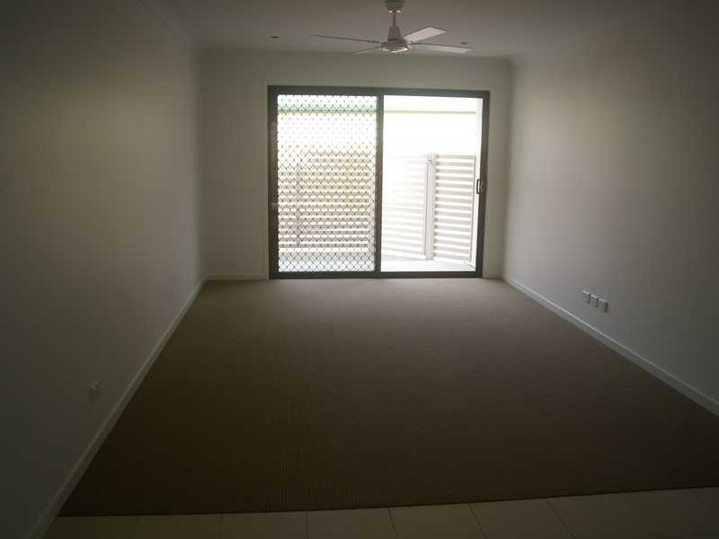 Unit 3 and 4/8 Macquarie Street, Booval QLD 4304
